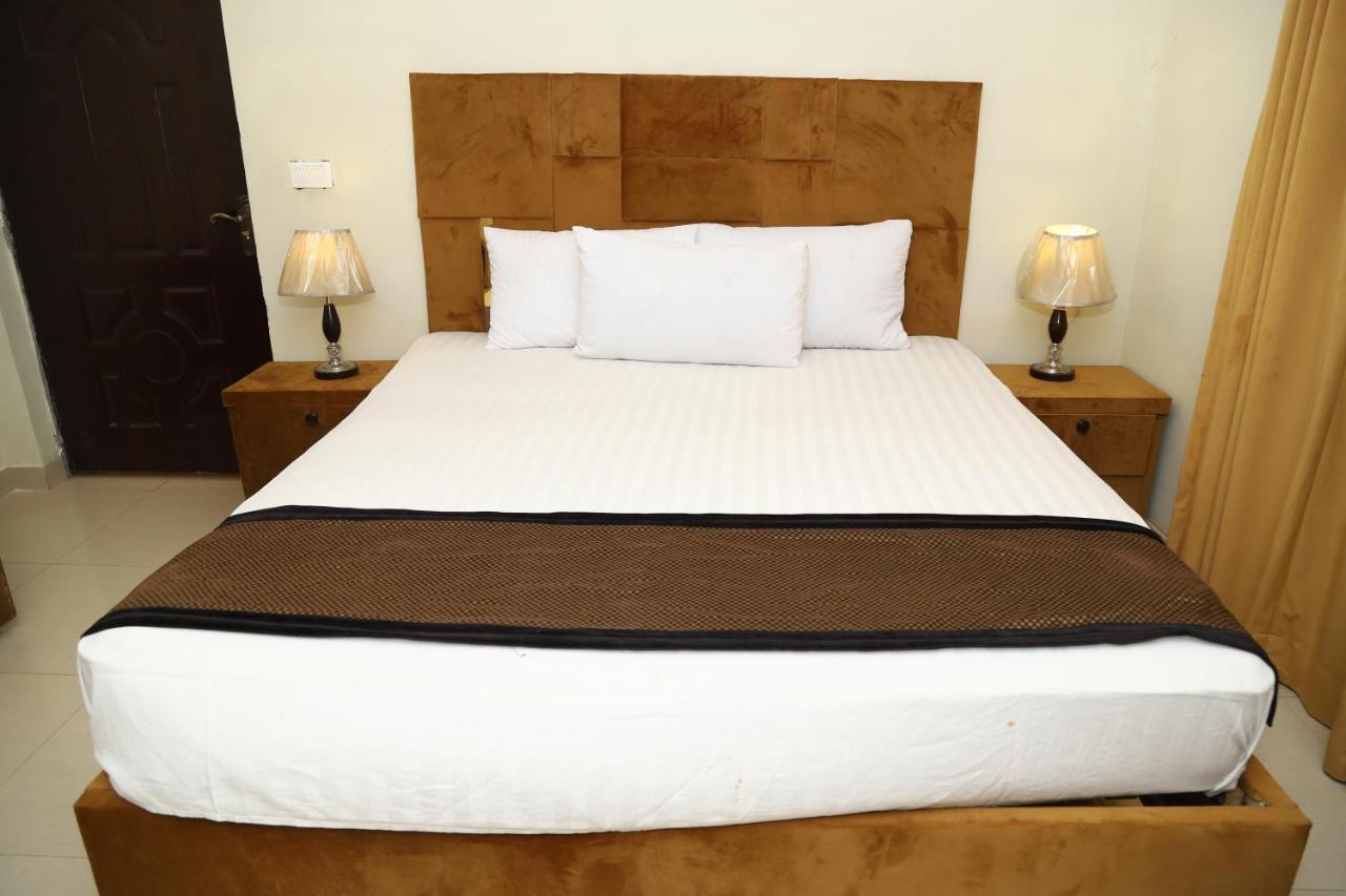 Hotel Green Fort Gulberg Lahore Bagian luar foto