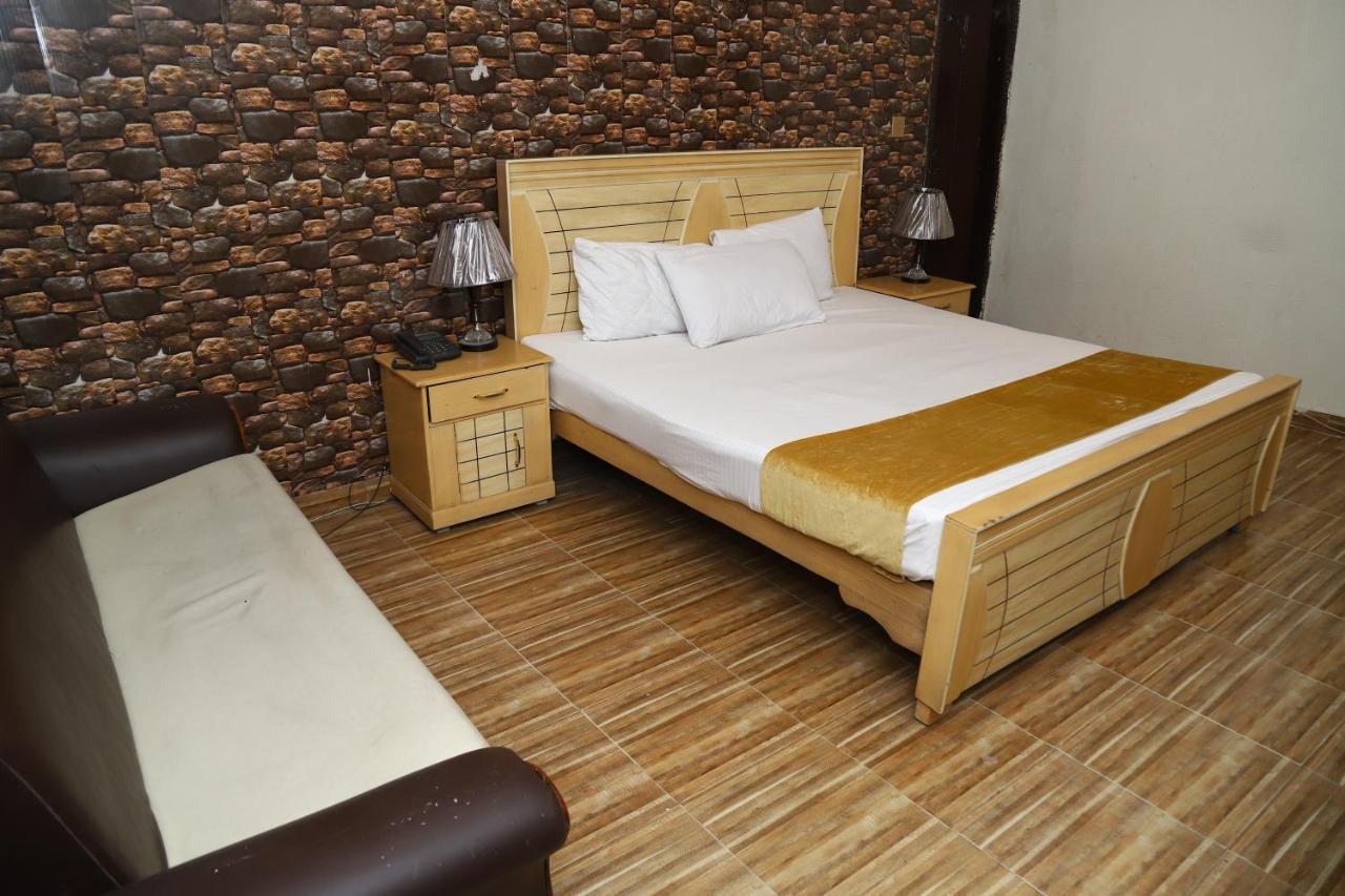 Hotel Green Fort Gulberg Lahore Bagian luar foto