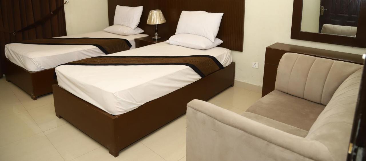 Hotel Green Fort Gulberg Lahore Bagian luar foto