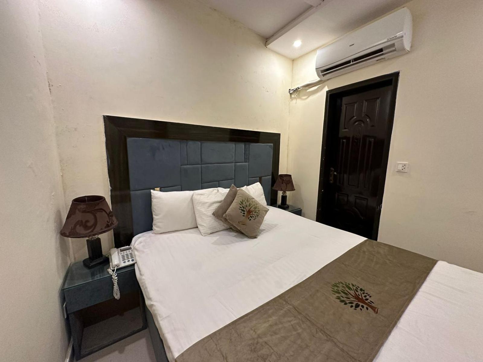 Hotel Green Fort Gulberg Lahore Bagian luar foto