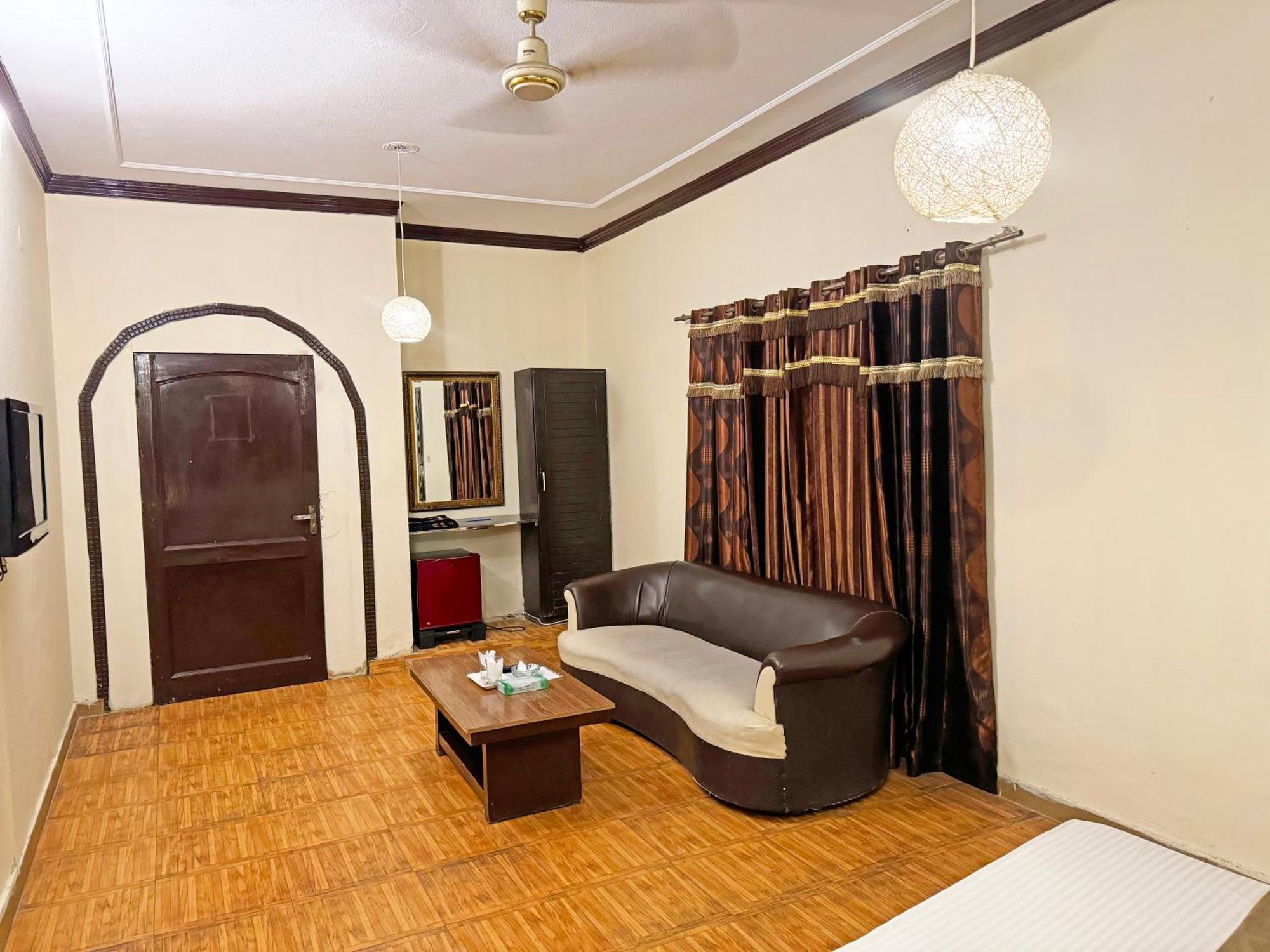 Hotel Green Fort Gulberg Lahore Bagian luar foto