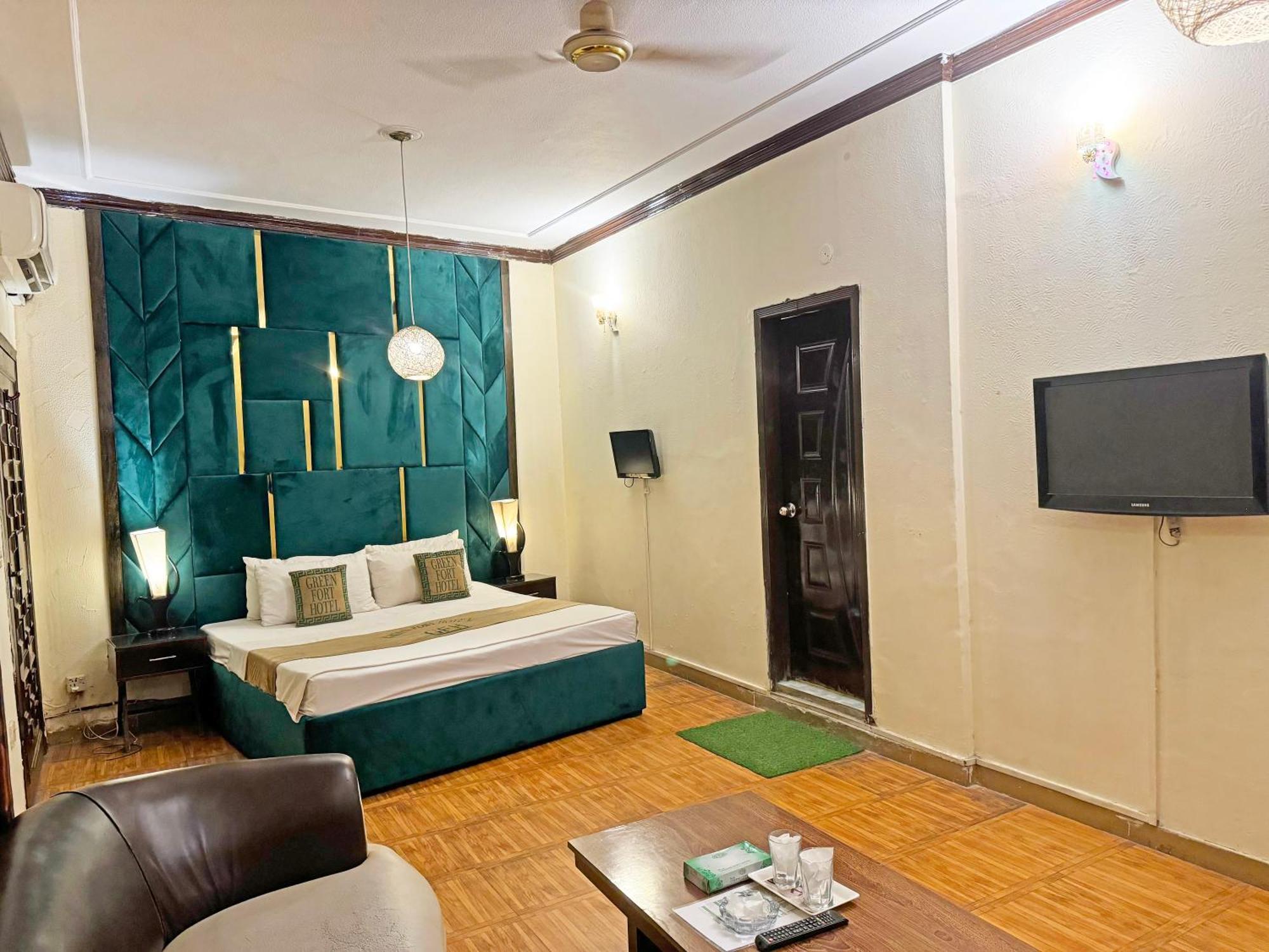 Hotel Green Fort Gulberg Lahore Bagian luar foto