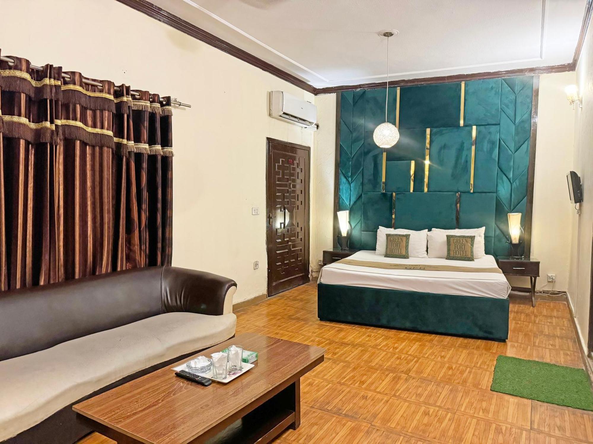 Hotel Green Fort Gulberg Lahore Bagian luar foto
