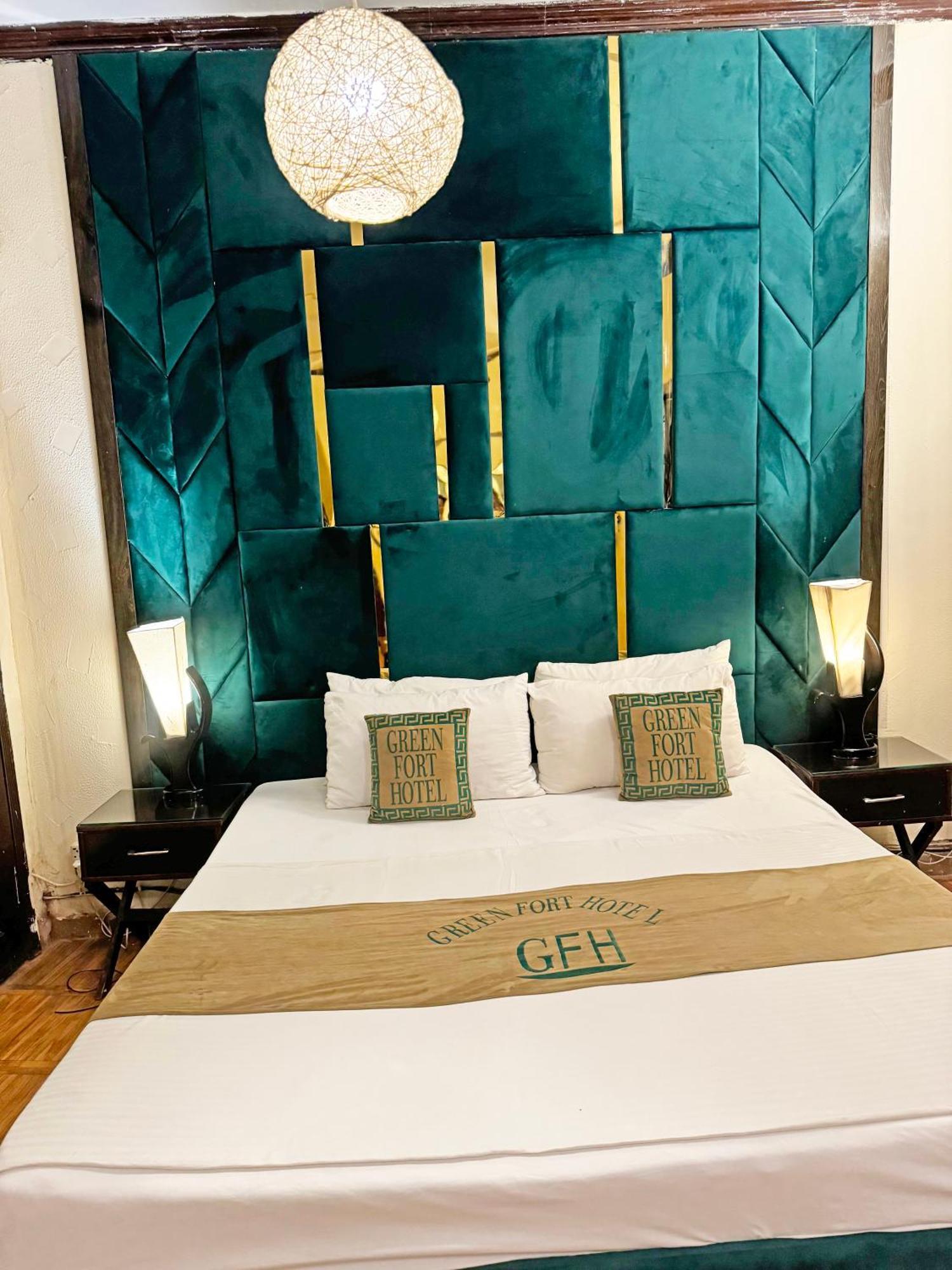 Hotel Green Fort Gulberg Lahore Bagian luar foto