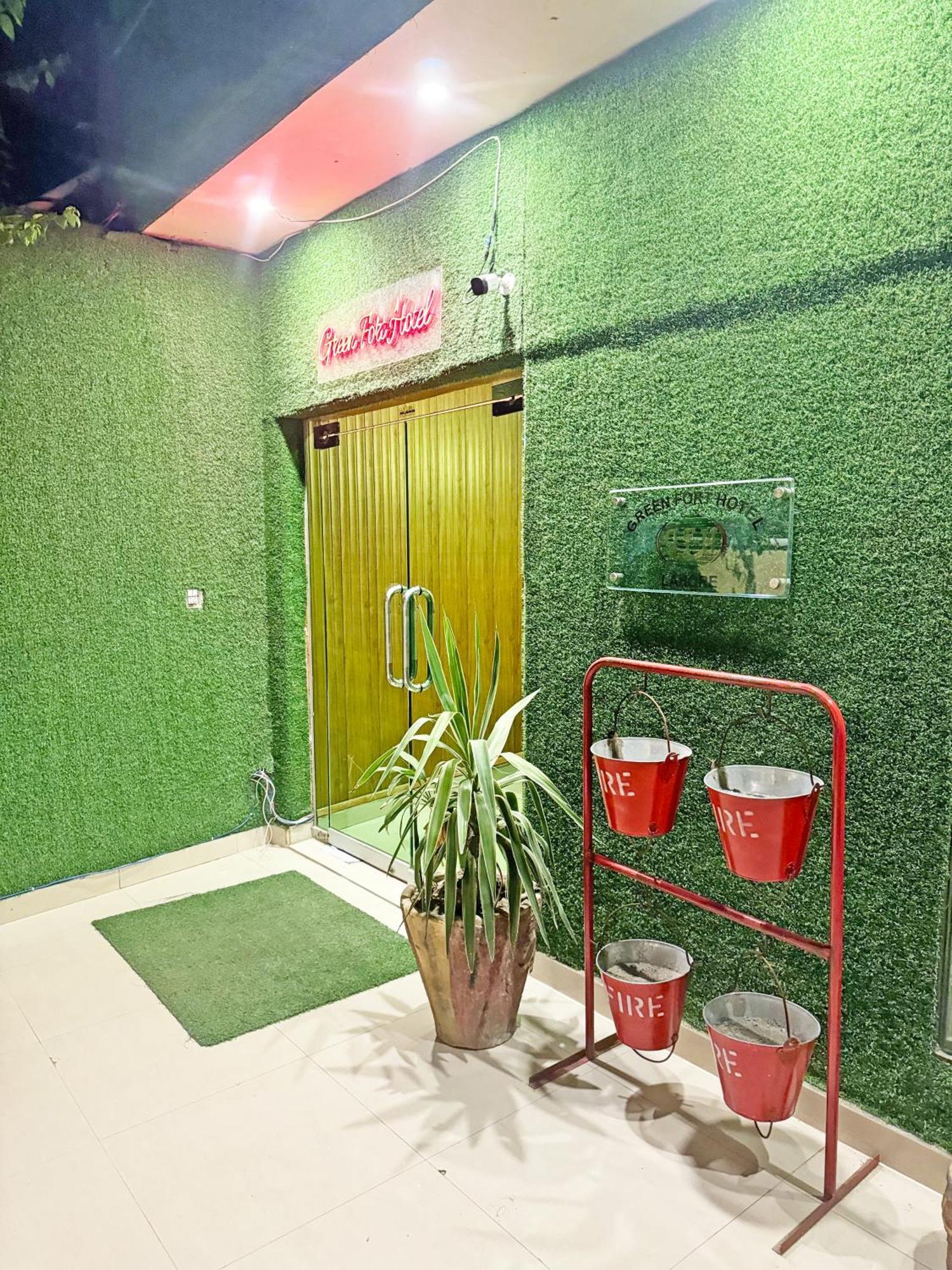 Hotel Green Fort Gulberg Lahore Bagian luar foto