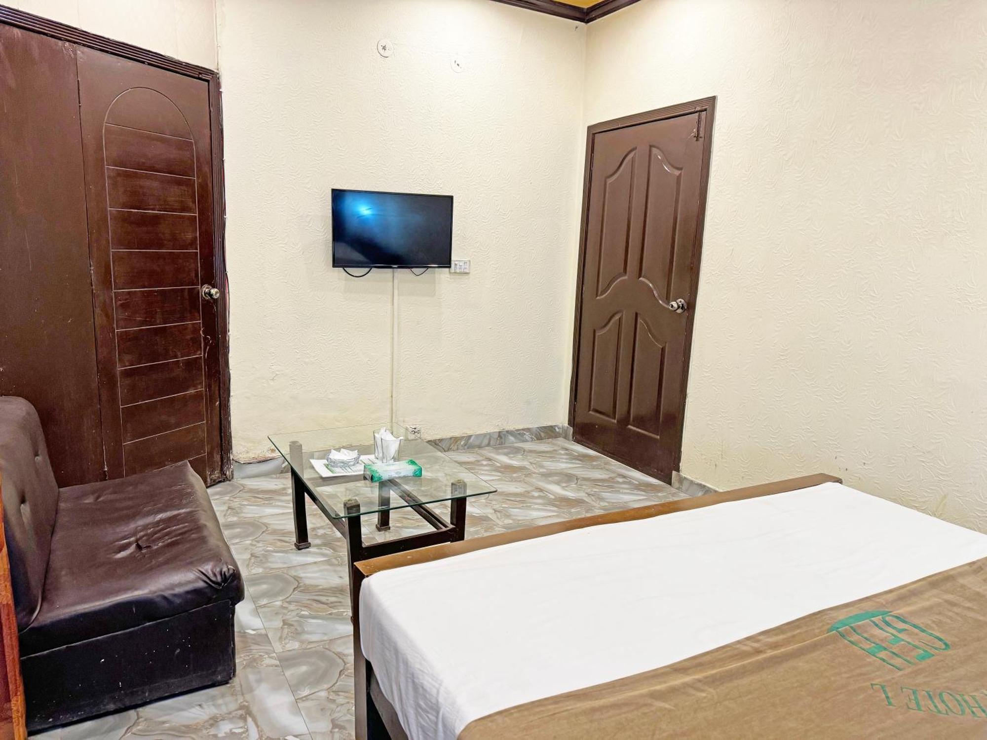Hotel Green Fort Gulberg Lahore Bagian luar foto