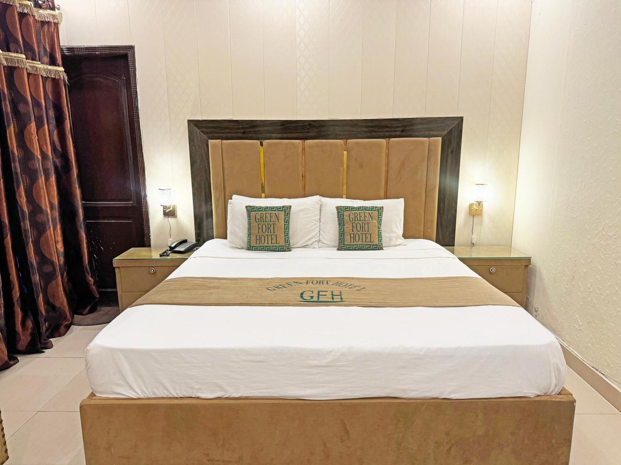 Hotel Green Fort Gulberg Lahore Bagian luar foto