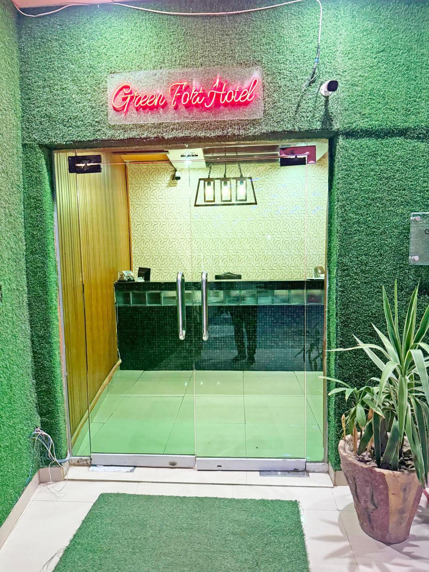 Hotel Green Fort Gulberg Lahore Bagian luar foto