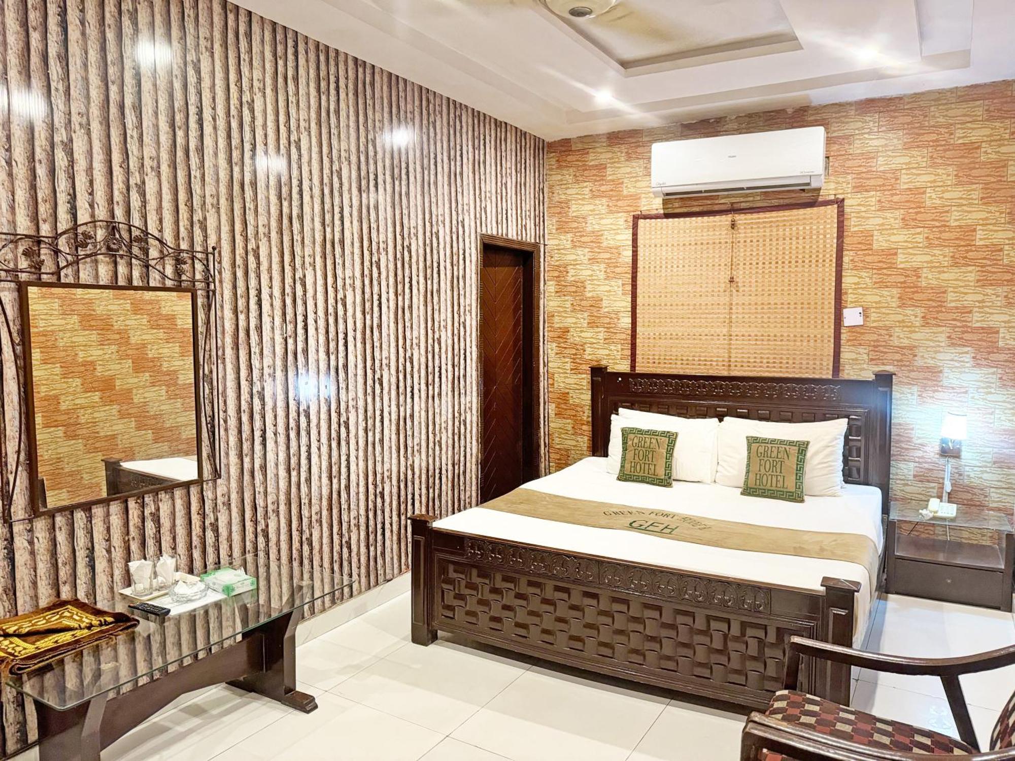 Hotel Green Fort Gulberg Lahore Bagian luar foto