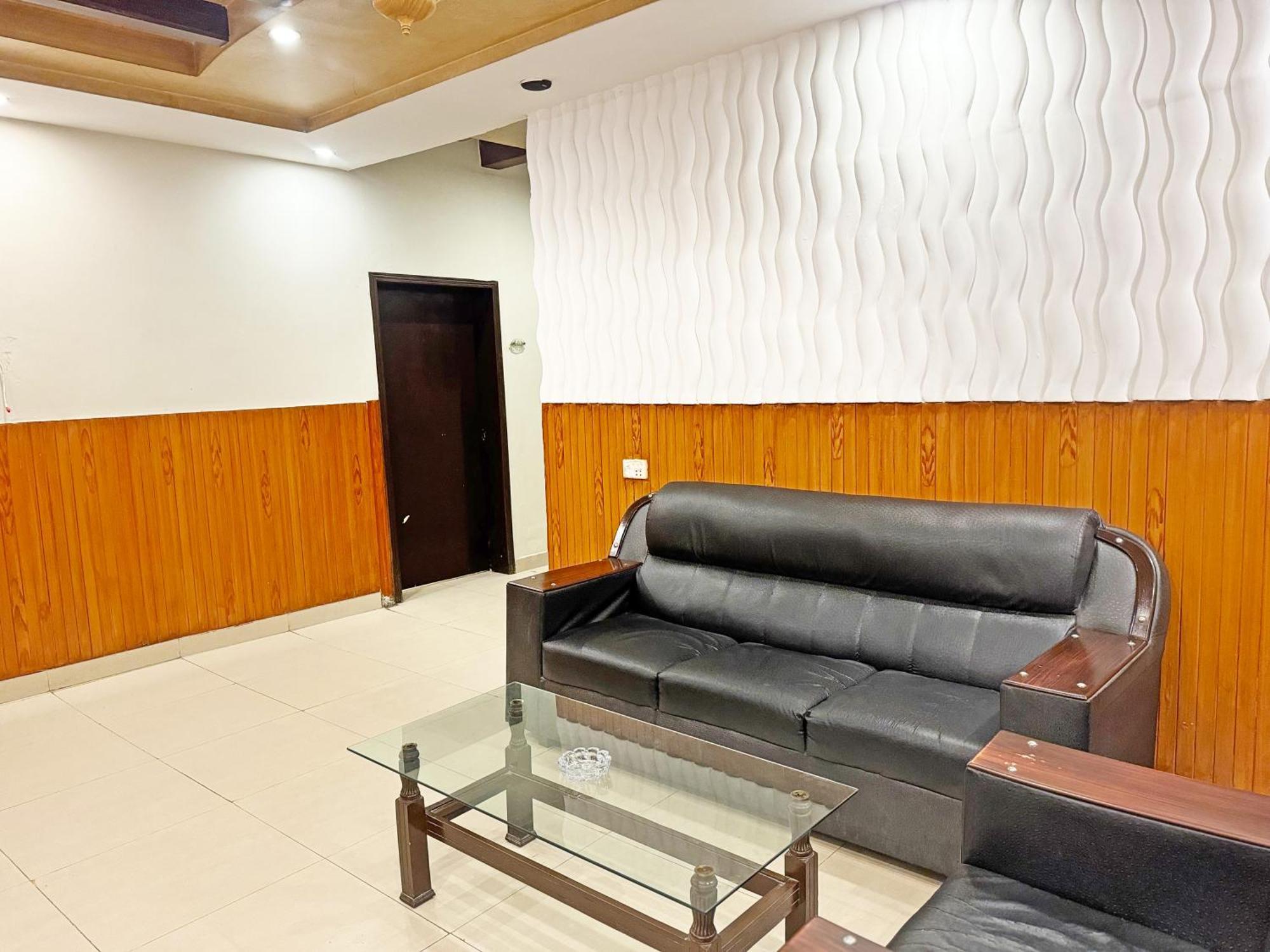 Hotel Green Fort Gulberg Lahore Bagian luar foto