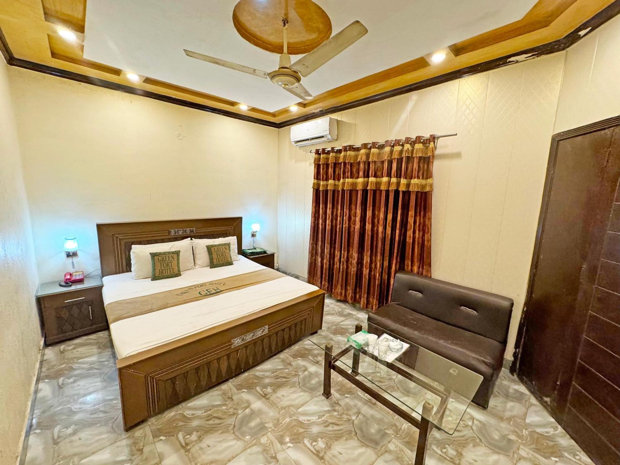 Hotel Green Fort Gulberg Lahore Bagian luar foto