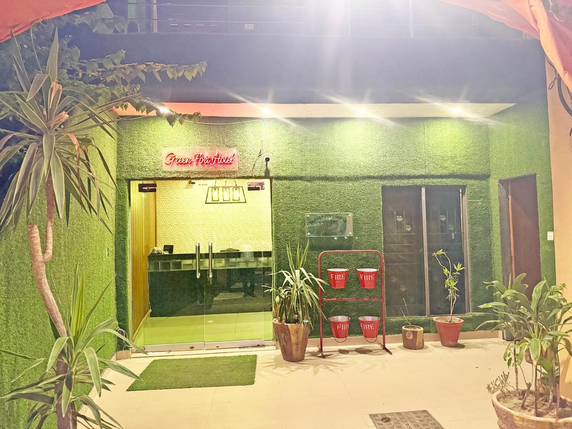 Hotel Green Fort Gulberg Lahore Bagian luar foto