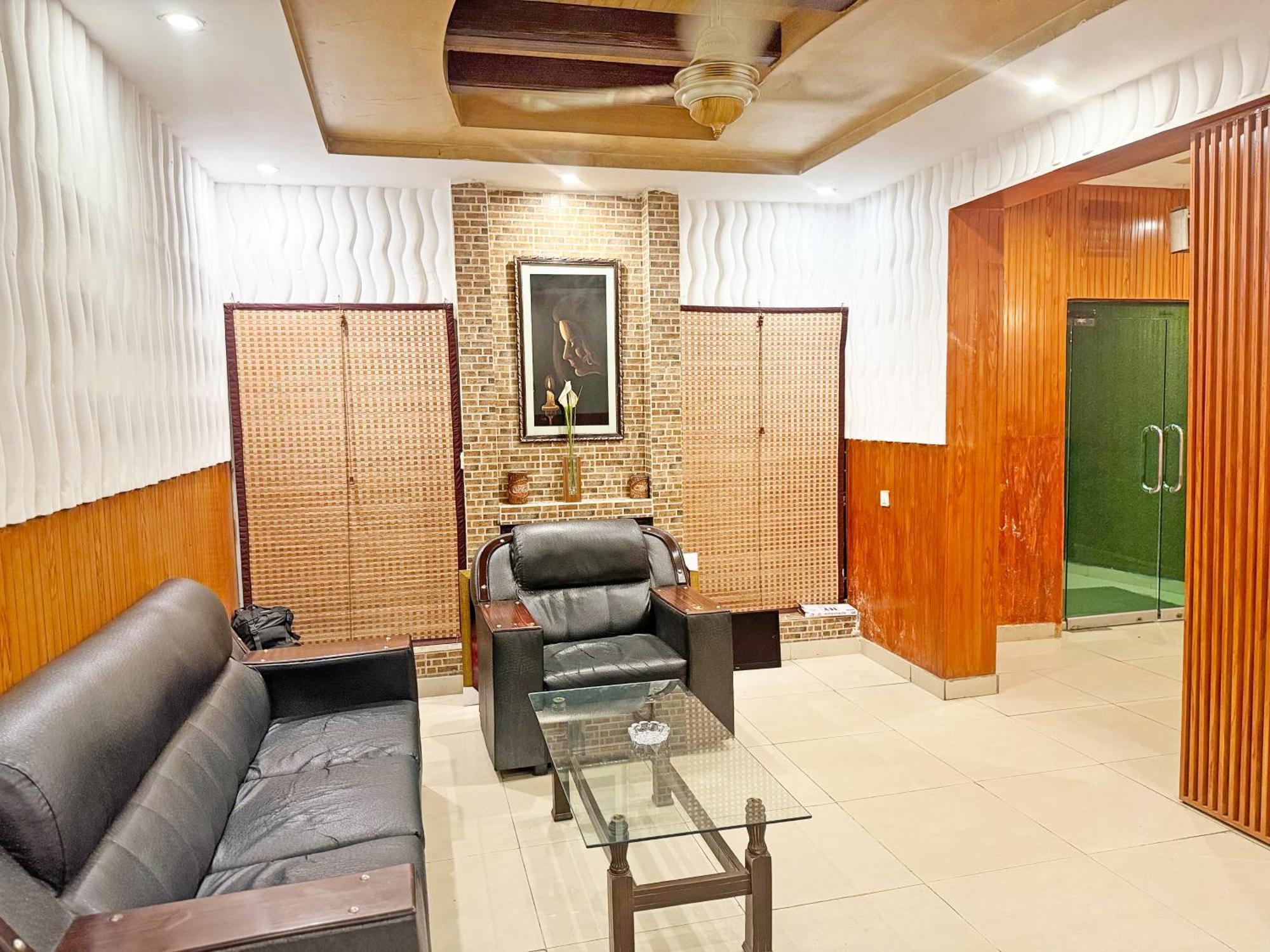 Hotel Green Fort Gulberg Lahore Bagian luar foto