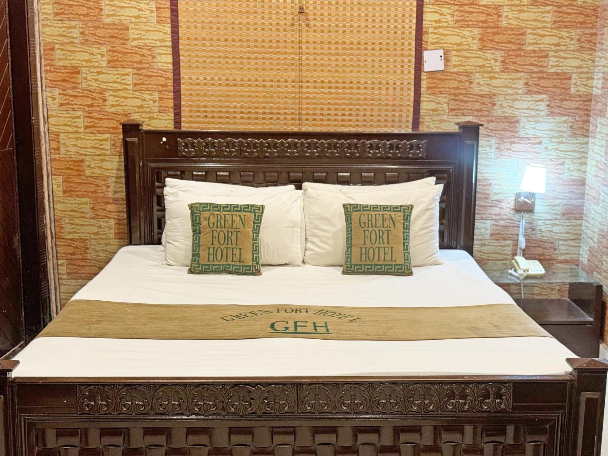 Hotel Green Fort Gulberg Lahore Bagian luar foto
