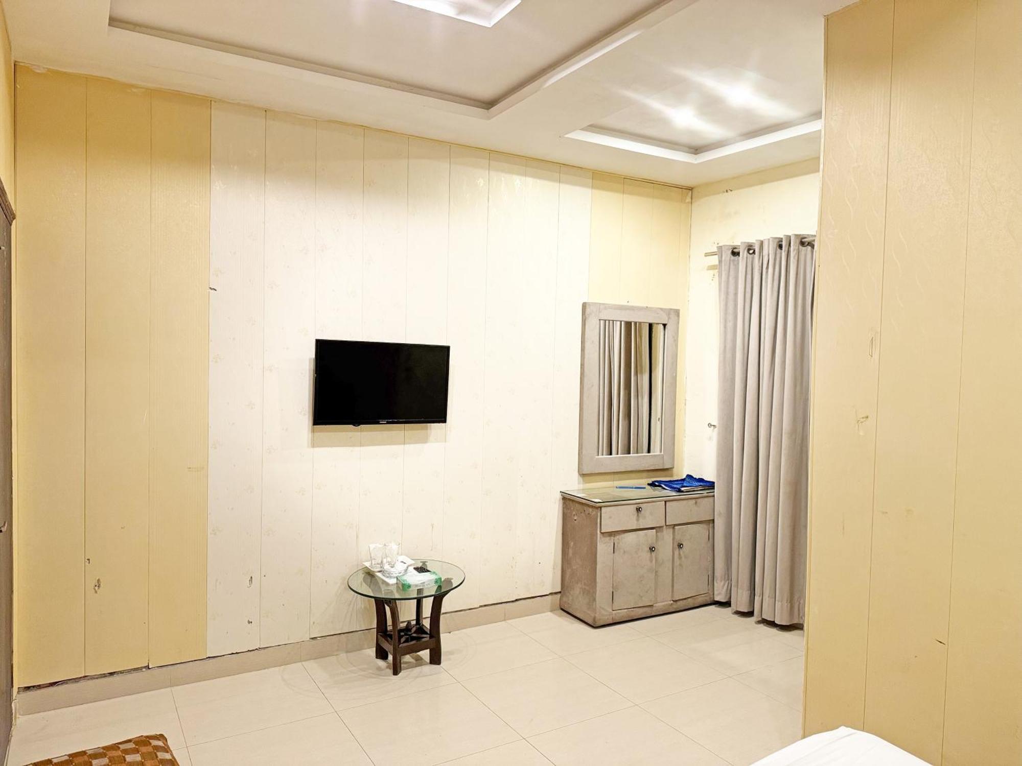Hotel Green Fort Gulberg Lahore Bagian luar foto