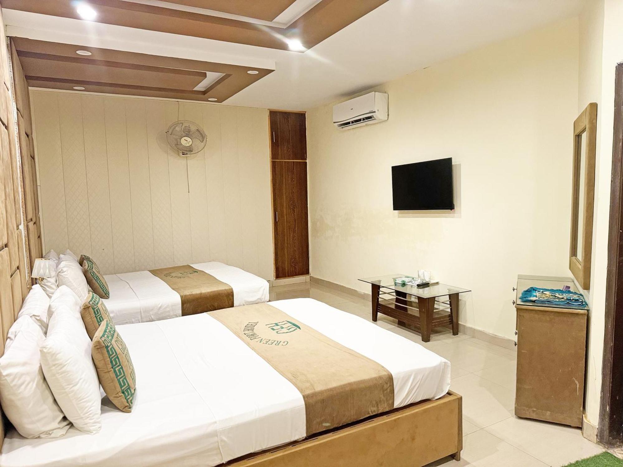 Hotel Green Fort Gulberg Lahore Bagian luar foto