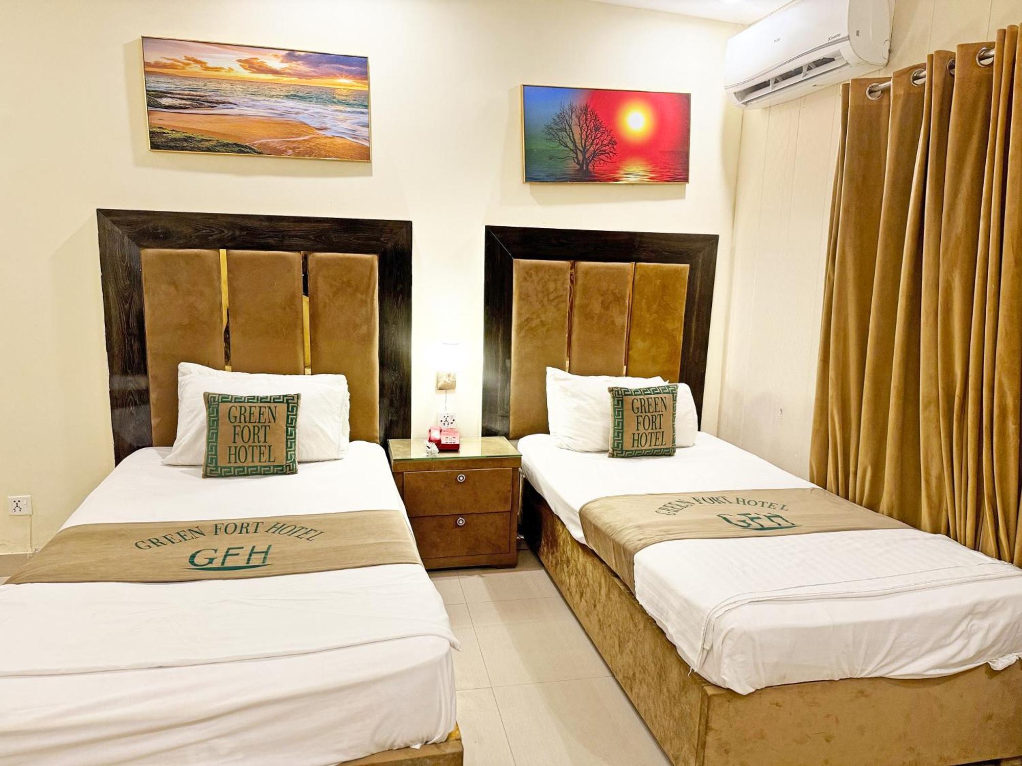 Hotel Green Fort Gulberg Lahore Bagian luar foto