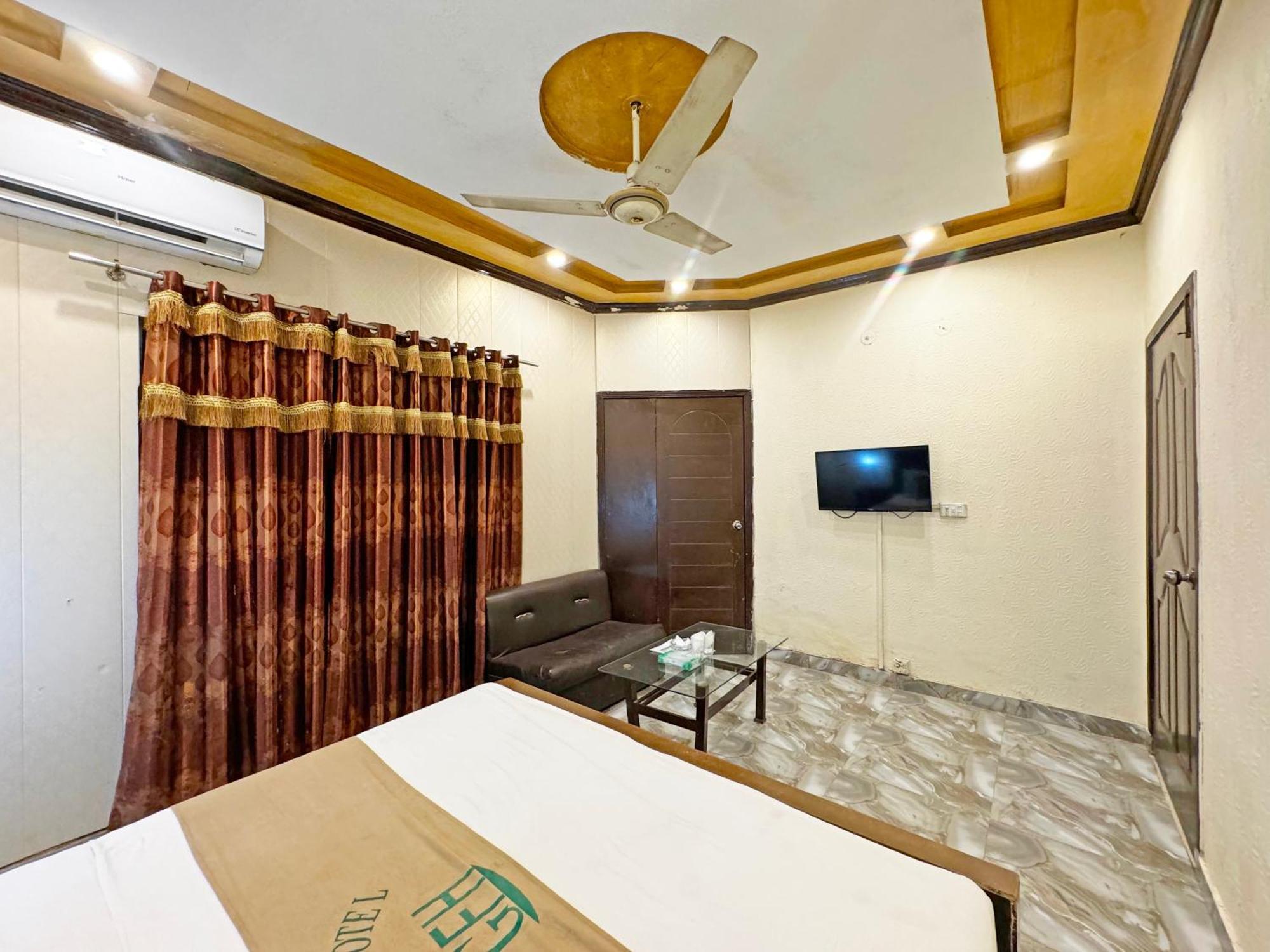 Hotel Green Fort Gulberg Lahore Bagian luar foto