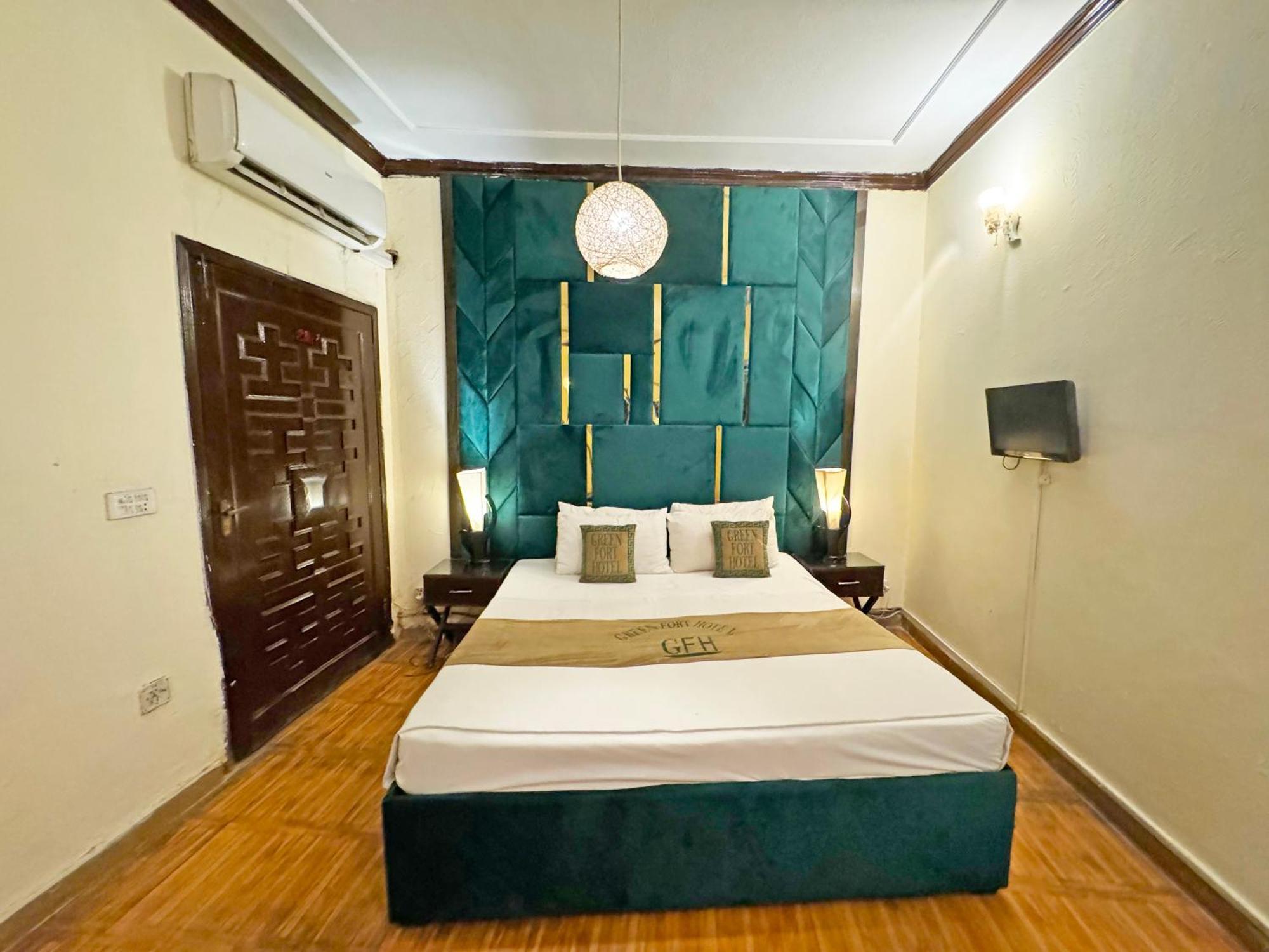 Hotel Green Fort Gulberg Lahore Bagian luar foto