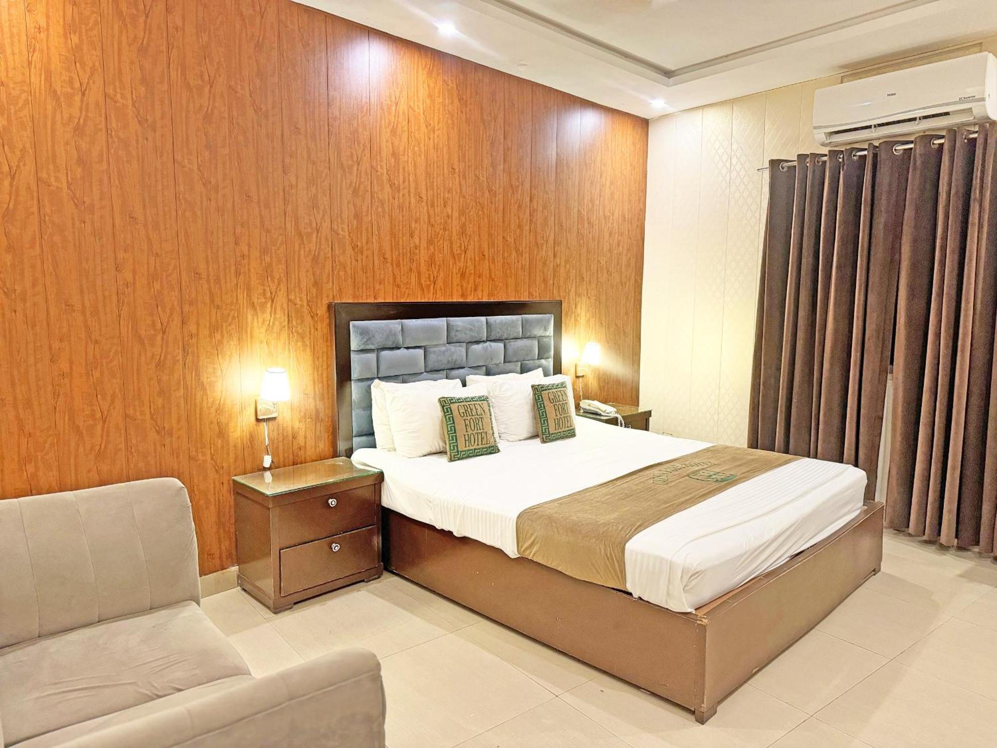 Hotel Green Fort Gulberg Lahore Bagian luar foto