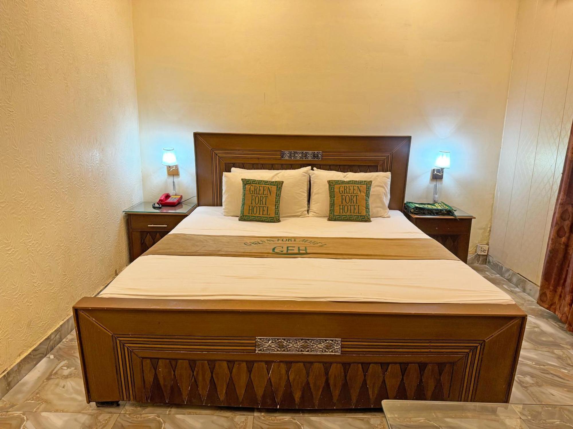 Hotel Green Fort Gulberg Lahore Bagian luar foto