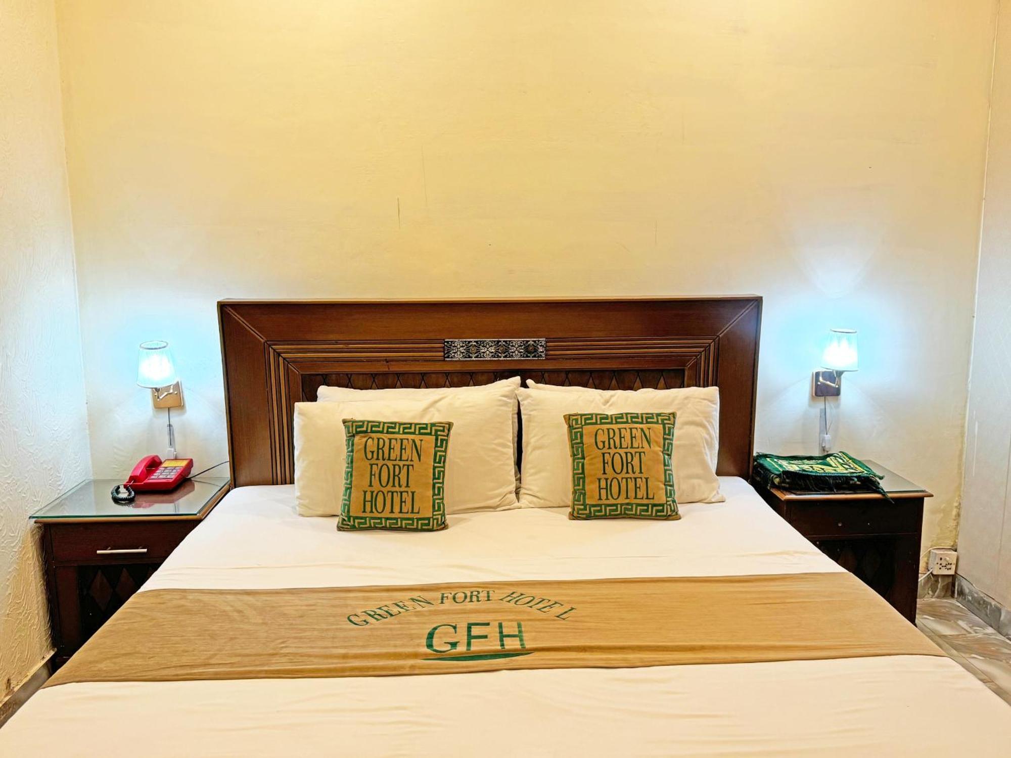 Hotel Green Fort Gulberg Lahore Bagian luar foto