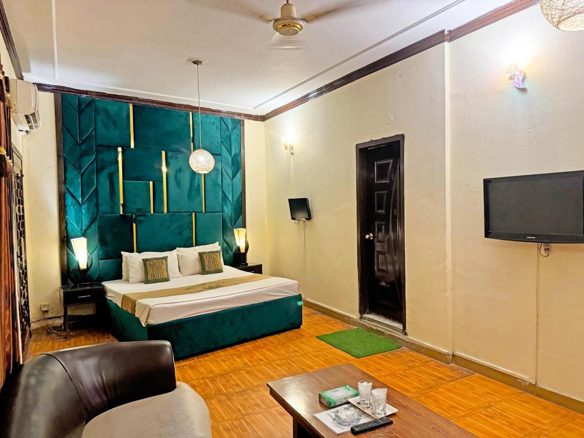 Hotel Green Fort Gulberg Lahore Bagian luar foto