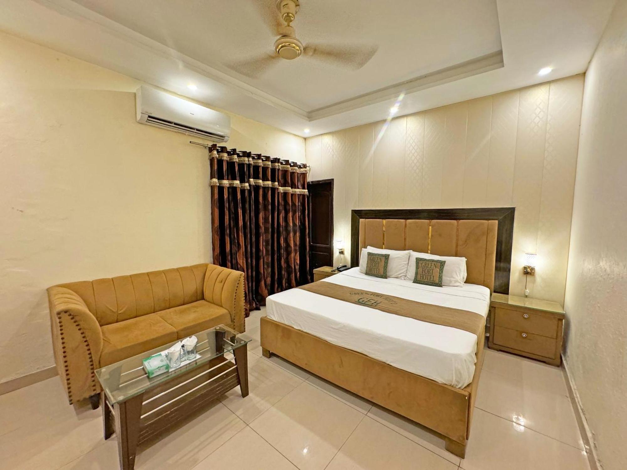 Hotel Green Fort Gulberg Lahore Bagian luar foto