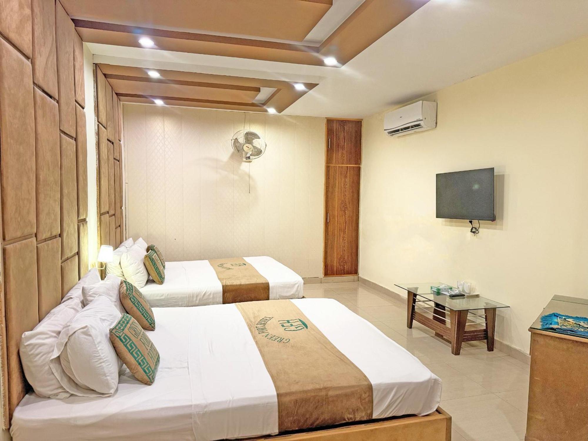 Hotel Green Fort Gulberg Lahore Bagian luar foto